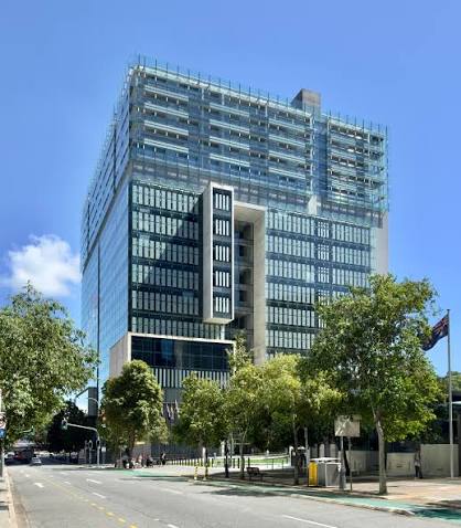 The Queensland Supreme Court building, where SMEs weigh litigation against settlement